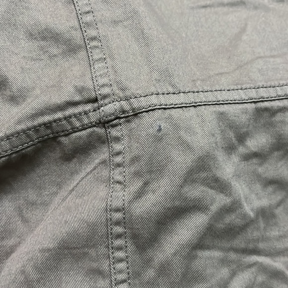 SOLD ❌ Khakhi Green Shirt - Picture 6 of 7